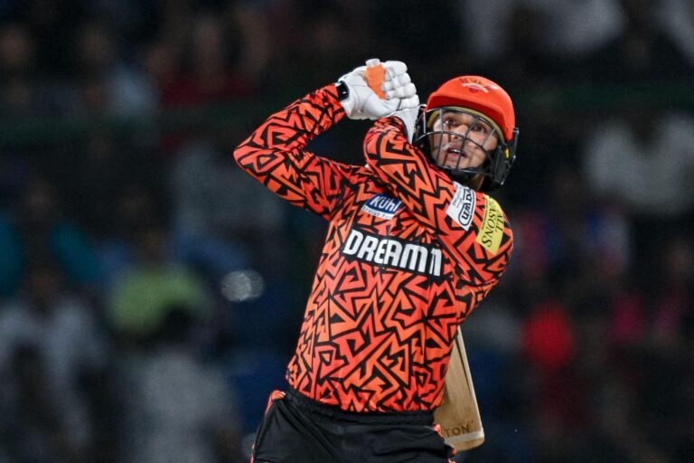 Abhishek Sharma Record CSK के खिलाफ 15 गेंदों में फिफ्टी, SRH के लिए बनाया नया इतिहास