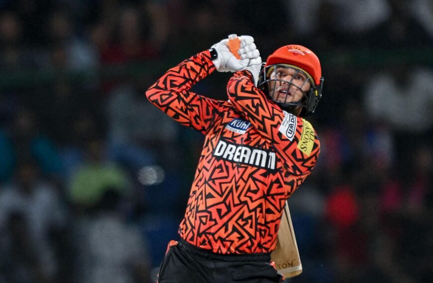 Abhishek Sharma Record CSK के खिलाफ 15 गेंदों में फिफ्टी, SRH के लिए बनाया नया इतिहास