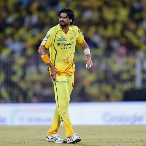 CSK Injury Crisis IPL 2026 खलील अहमद बाहर, पथिराना की कमी से टीम पर संकट
