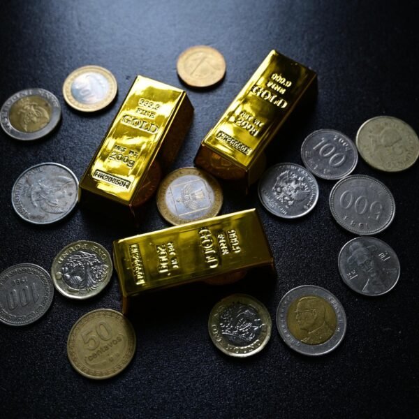 Gold Rate Today April 18: अक्षय तृतीया से पहले सोना महंगा, जानें 18K, 22K और 24K के ताजा रेट