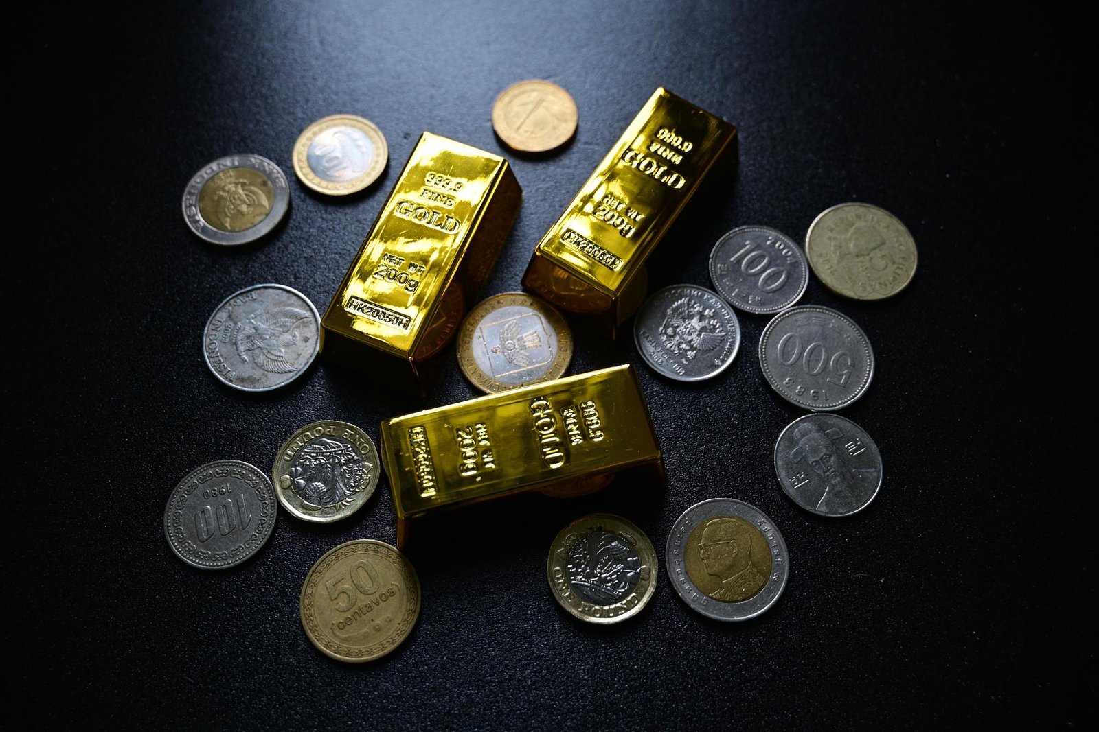 Gold Rate Today April 18 अक्षय तृतीया से पहले सोना महंगा, जानें 18K, 22K और 24K के ताजा रेट