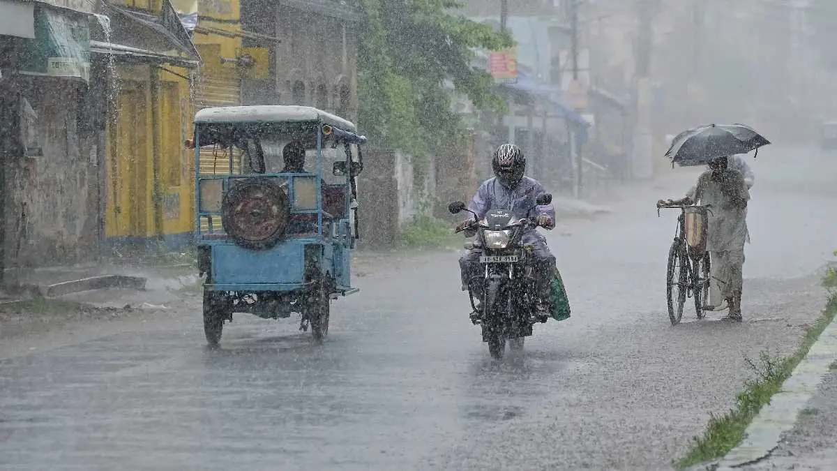 ৫ জেলায় ভারী বৃষ্টির বড় সতর্কতা