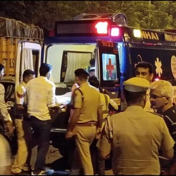 కృష్ణాలో భార్యపై భర్త రాయి దాడి